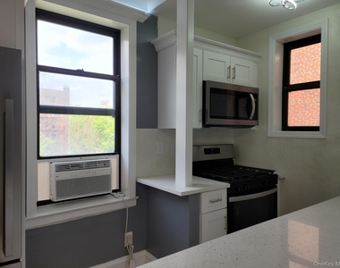 1 Broad Parkway - Photo Thumbnail 10