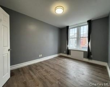 145 Tulip Avenue - Photo Thumbnail 4