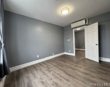 145 Tulip Avenue - Photo Thumbnail 5