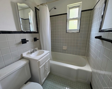 263-45 73rd Avenue - Photo Thumbnail 6