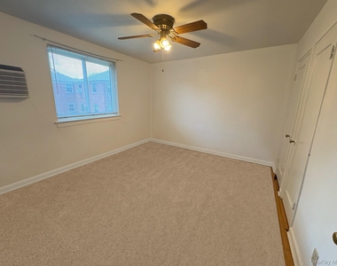263-45 73rd Avenue - Photo Thumbnail 4