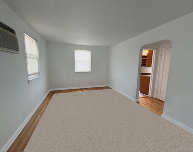 263-45 73rd Avenue - Photo Thumbnail 3