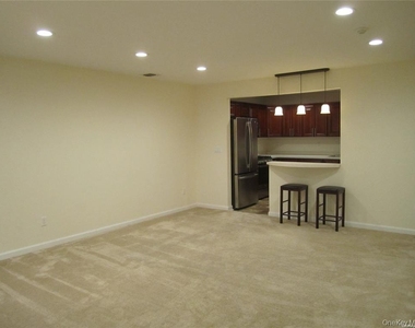 79 Leeward Court - Photo Thumbnail 4