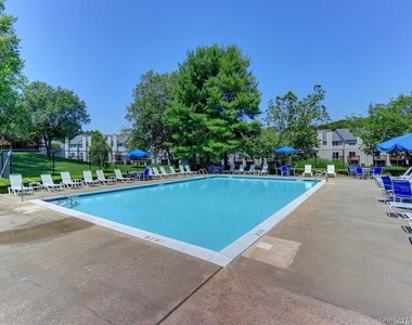 79 Leeward Court - Photo Thumbnail 14