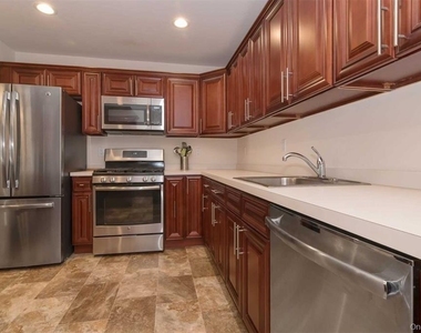 79 Leeward Court - Photo Thumbnail 6