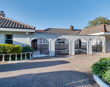 10 Beach Hill Drive - Photo Thumbnail 5