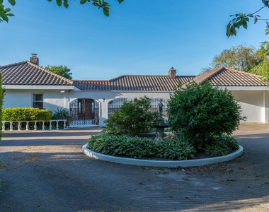 10 Beach Hill Drive - Photo Thumbnail 4