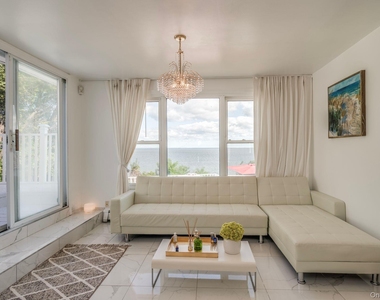 10 Beach Hill Drive - Photo Thumbnail 8