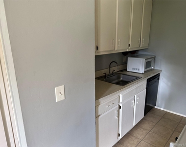 238 Artist Lake Drive - Photo Thumbnail 8