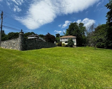 8 Lake Avenue - Photo Thumbnail 4