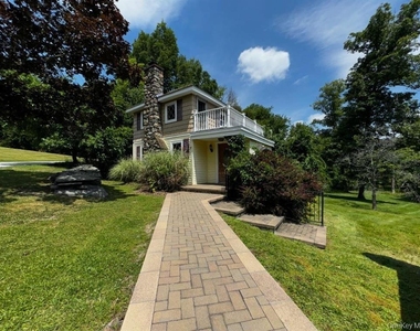 8 Lake Avenue - Photo Thumbnail 1