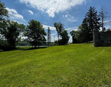 8 Lake Avenue - Photo Thumbnail 5