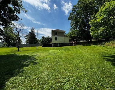 8 Lake Avenue - Photo Thumbnail 6