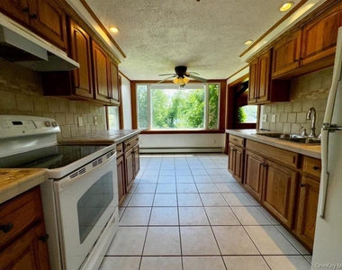8 Lake Avenue - Photo Thumbnail 16