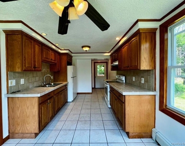 8 Lake Avenue - Photo Thumbnail 15