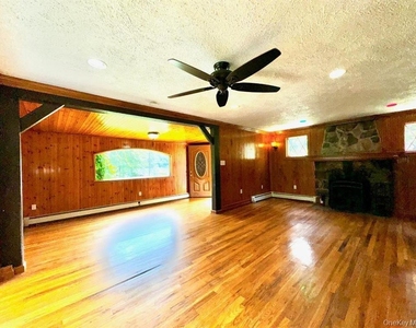 8 Lake Avenue - Photo Thumbnail 22