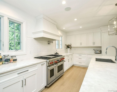 79 Reid Avenue - Photo Thumbnail 9