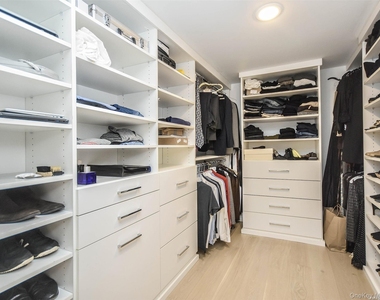 79 Reid Avenue - Photo Thumbnail 17