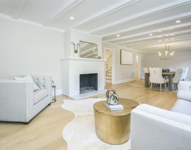 79 Reid Avenue - Photo Thumbnail 2