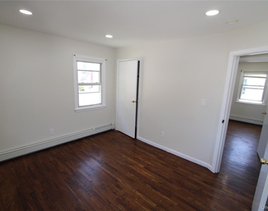 523 Hawthorne Avenue - Photo Thumbnail 7