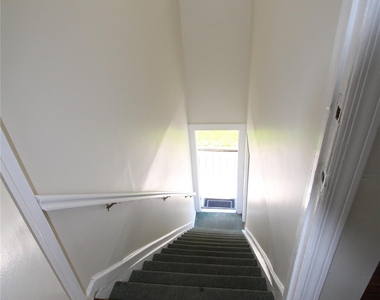 523 Hawthorne Avenue - Photo Thumbnail 13