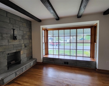 156 Doris Street - Photo Thumbnail 7