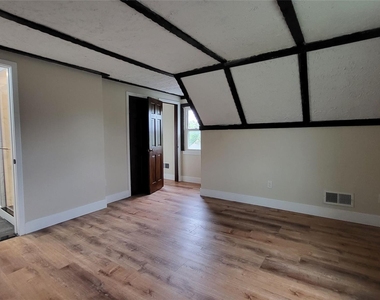 156 Doris Street - Photo Thumbnail 17