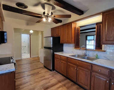 156 Doris Street - Photo Thumbnail 4