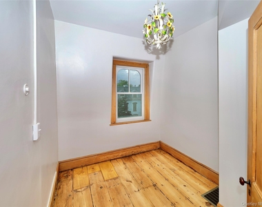 4 Grand Street - Photo Thumbnail 22