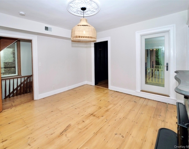 4 Grand Street - Photo Thumbnail 8