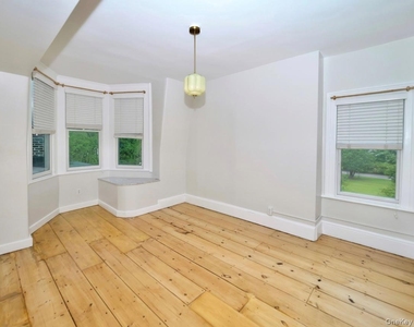 4 Grand Street - Photo Thumbnail 13