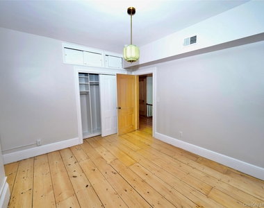 4 Grand Street - Photo Thumbnail 20