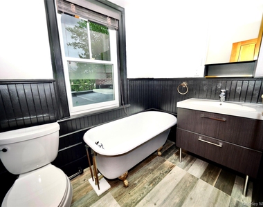 4 Grand Street - Photo Thumbnail 21