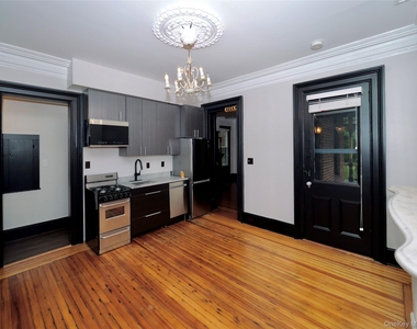 4 Grand Street - Photo Thumbnail 6