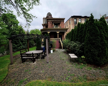 4 Grand Street - Photo Thumbnail 17