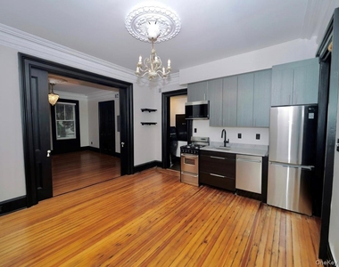 4 Grand Street - Photo Thumbnail 1