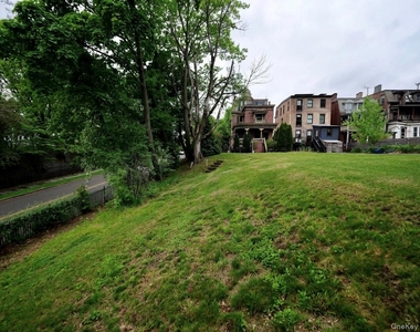 4 Grand Street - Photo Thumbnail 18