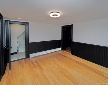 4 Grand Street - Photo Thumbnail 8
