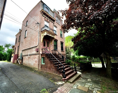 4 Grand Street - Photo Thumbnail 1