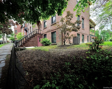 4 Grand Street - Photo Thumbnail 3