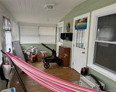 7 Travis Avenue - Photo Thumbnail 15