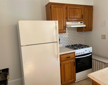 7 Travis Avenue - Photo Thumbnail 9