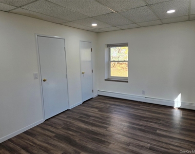 119 W Crooked Hill Road - Photo Thumbnail 12