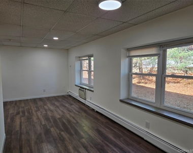 119 W Crooked Hill Road - Photo Thumbnail 6