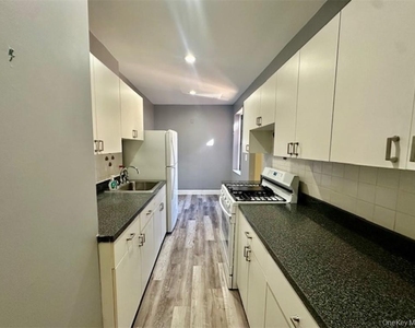 312 Main Street - Photo Thumbnail 2