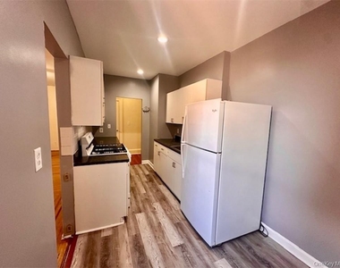 312 Main Street - Photo Thumbnail 5