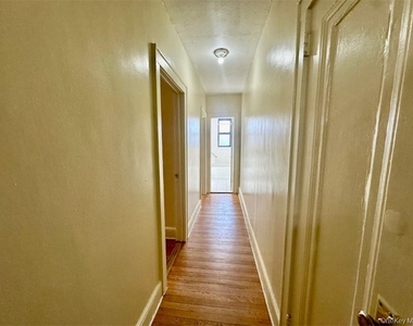 312 Main Street - Photo Thumbnail 8