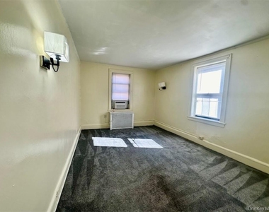 312 Main Street - Photo Thumbnail 11
