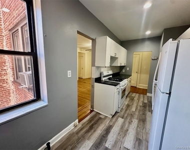 312 Main Street - Photo Thumbnail 4