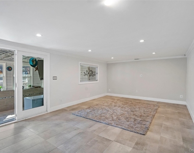 539 Nassau Avenue - Photo Thumbnail 20